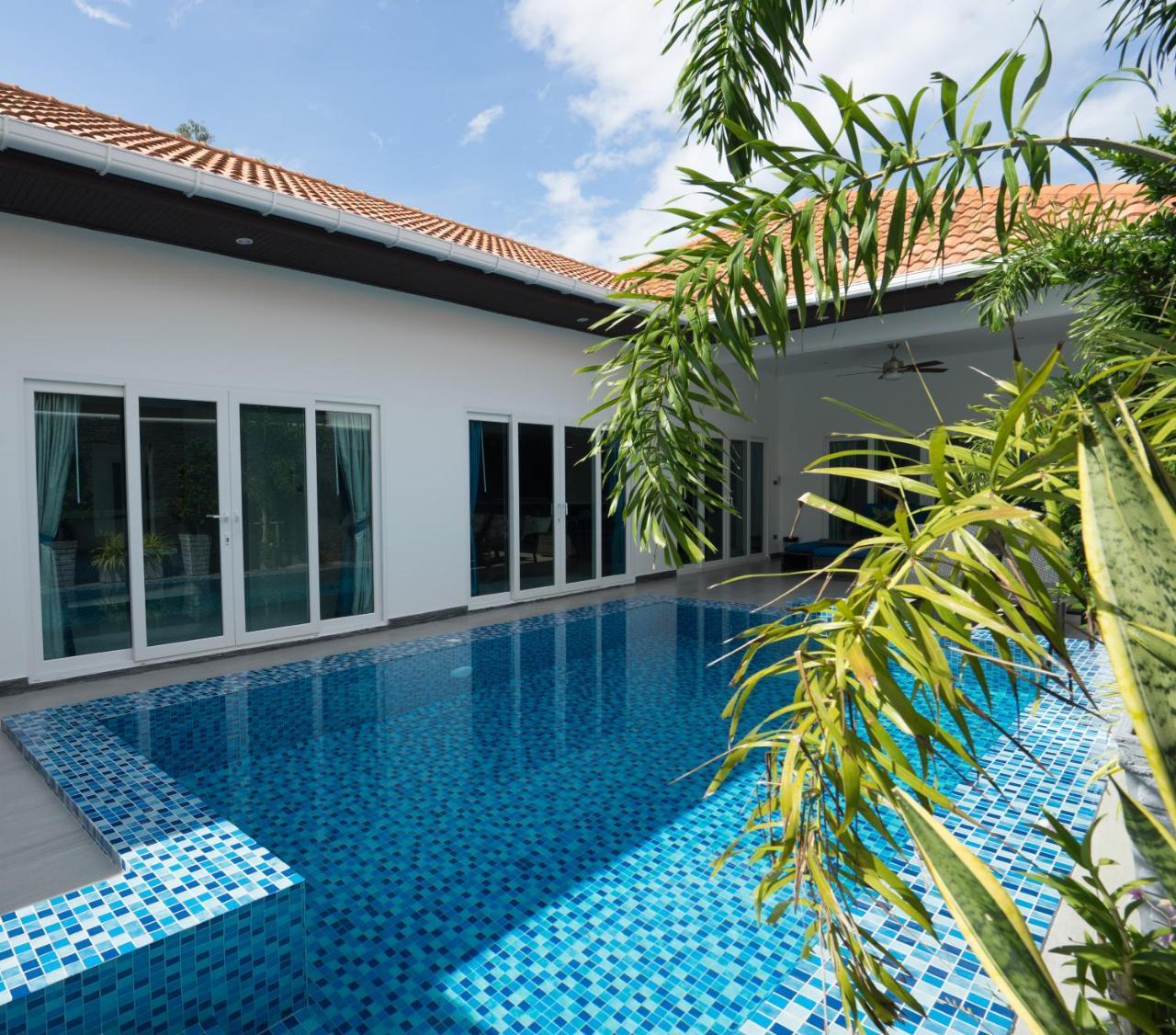 Villa Majestic By Korawan Pattaya Exterior foto