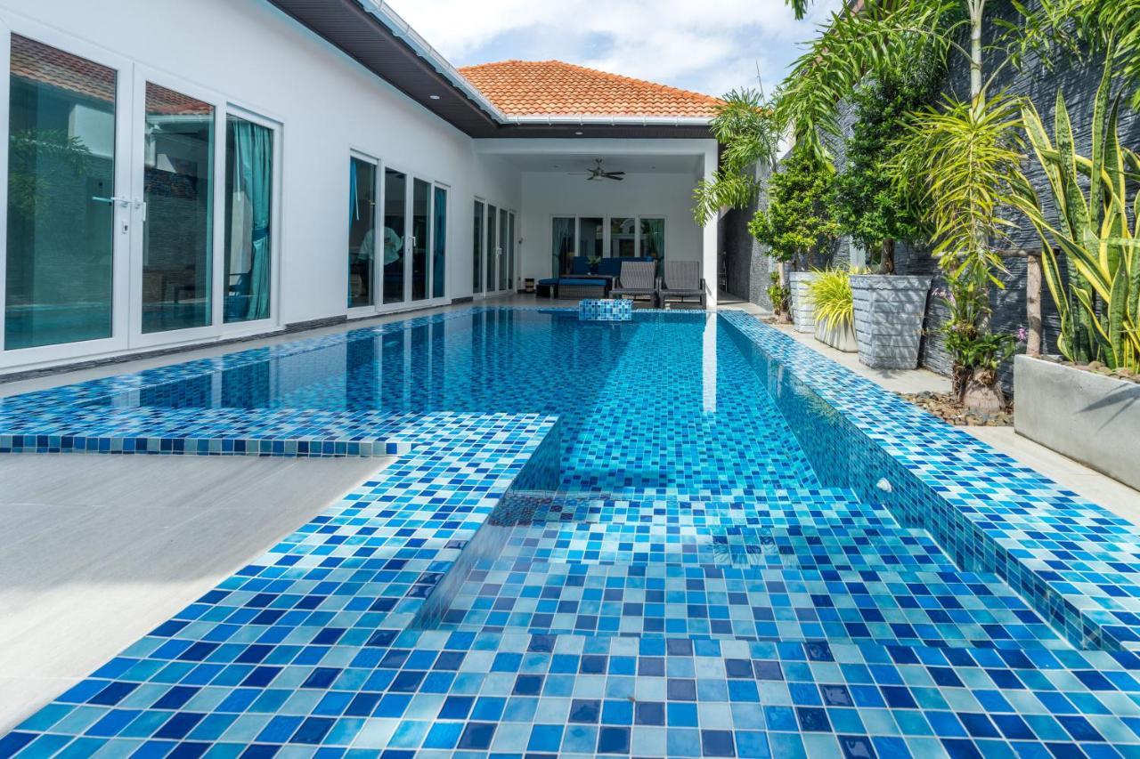 Villa Majestic By Korawan Pattaya Exterior foto